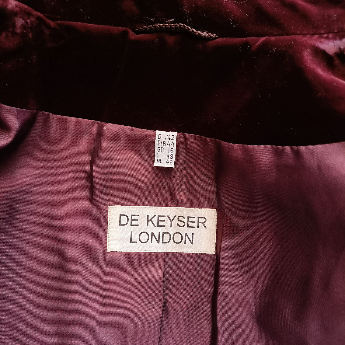 (80s) Burgundy cotton velvet peacoat - Size 12-14