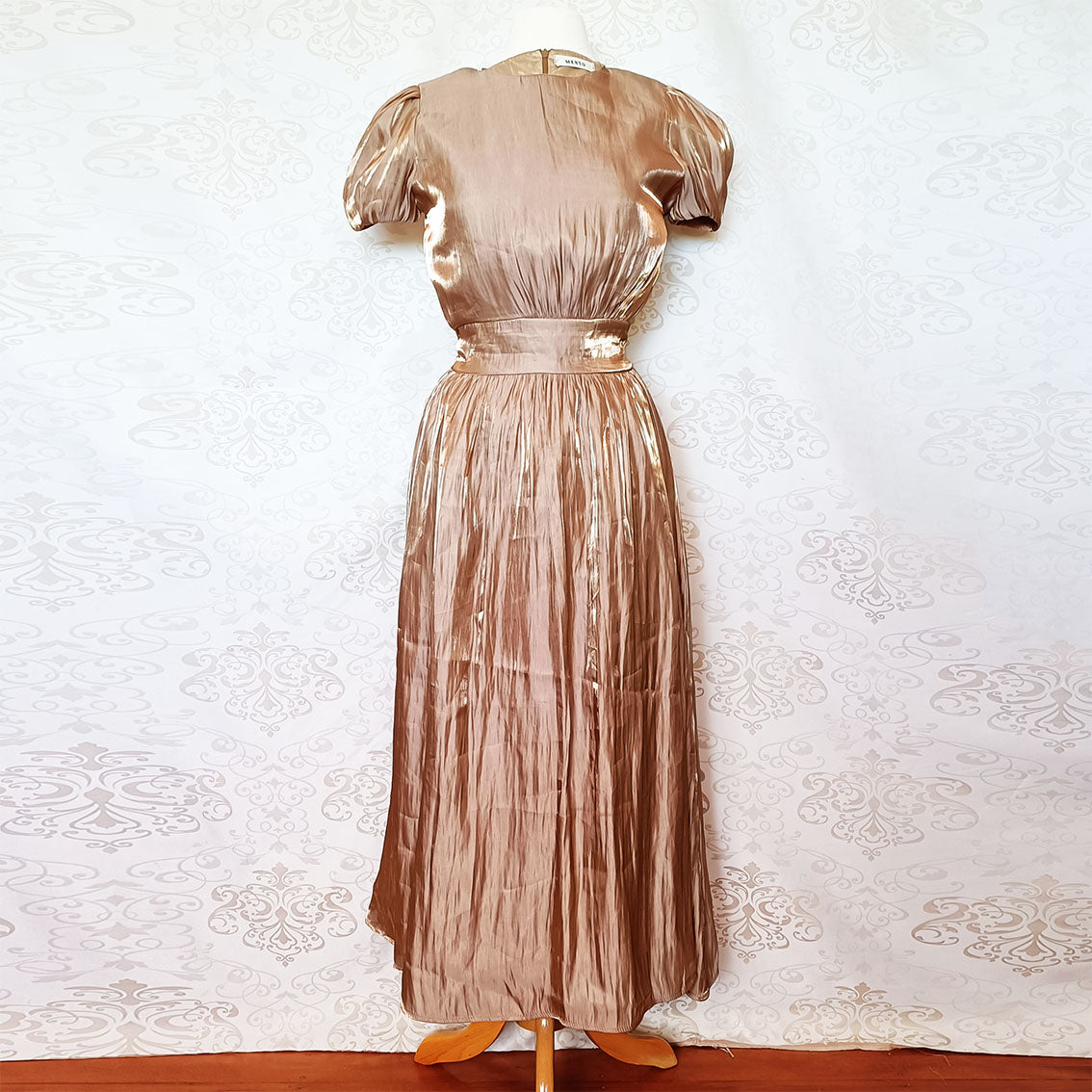 (y2k) Irredescent gold maxi dress - Size 6-8