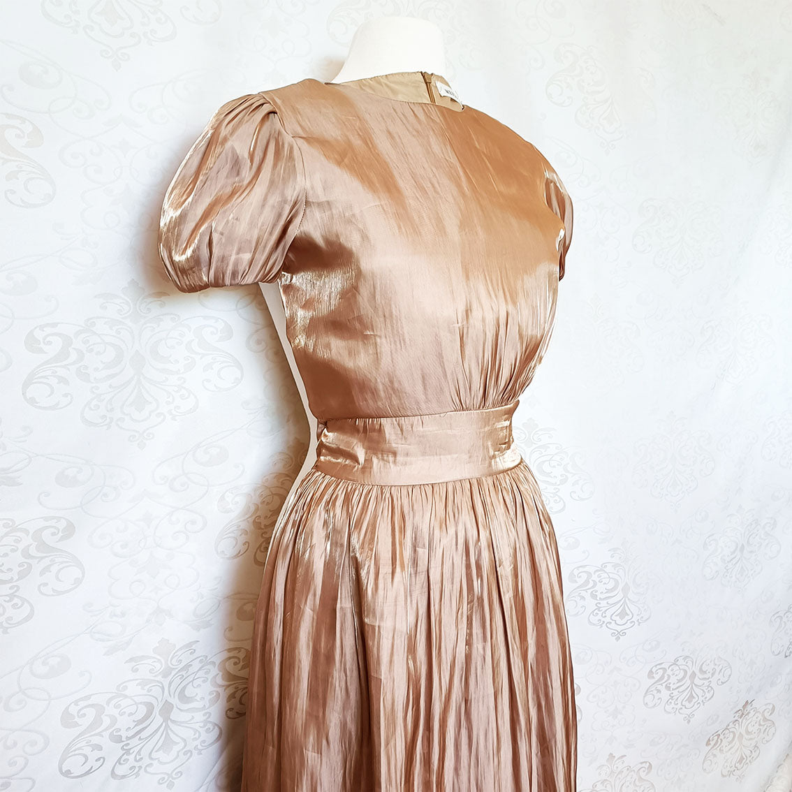 (y2k) Irredescent gold maxi dress - Size 6-8