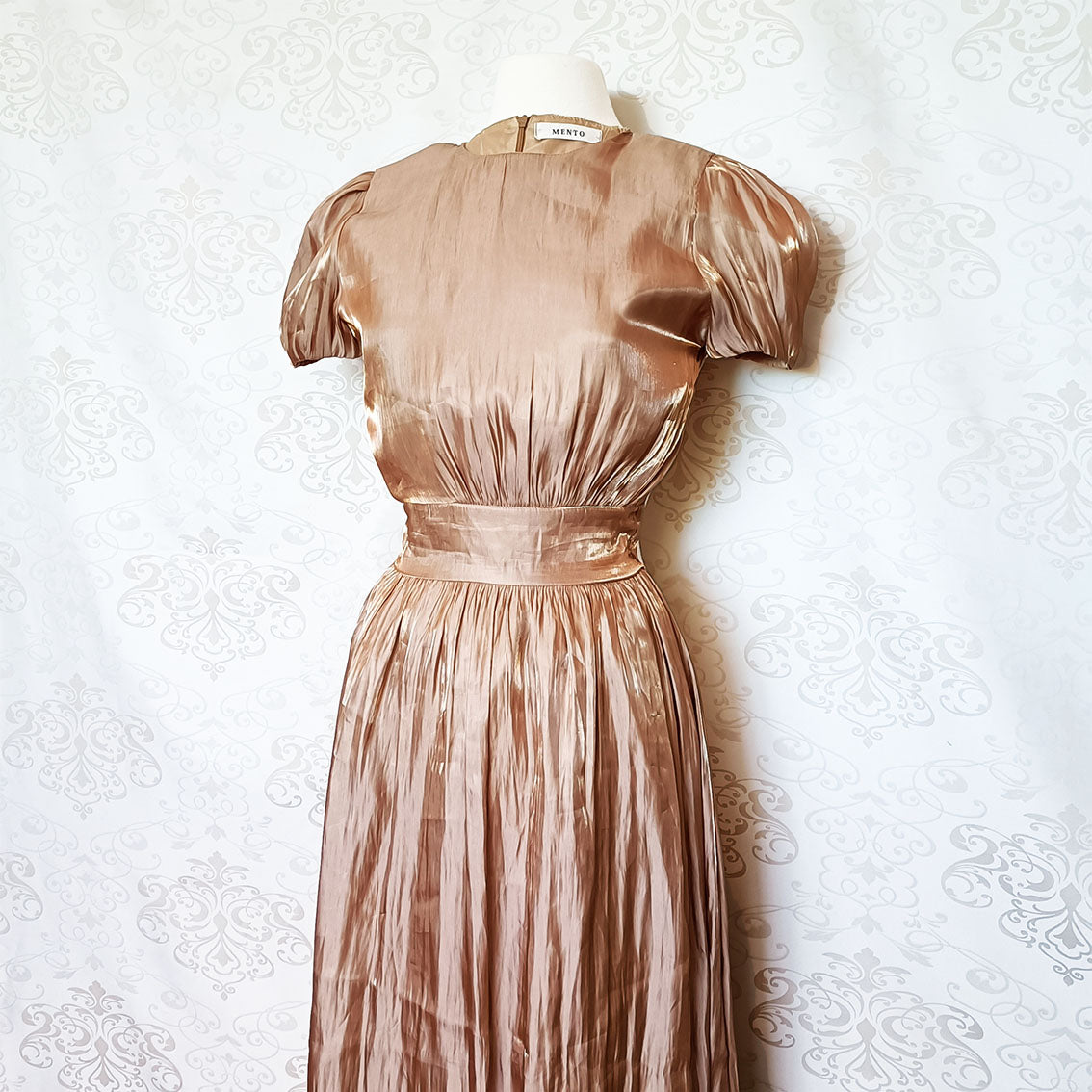(y2k) Irredescent gold maxi dress - Size 6-8