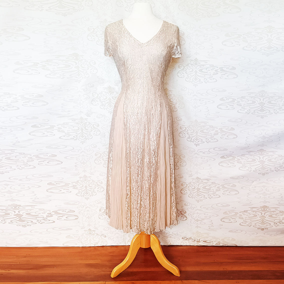 (y2k) Cream lace maxi dress - Size 12-14