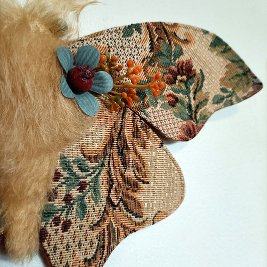 Cassiopeia Moth - 36cm/14in