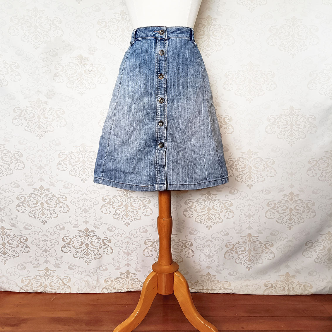 (90s) Blue wash denim A-line midi skirt - Size 18-10