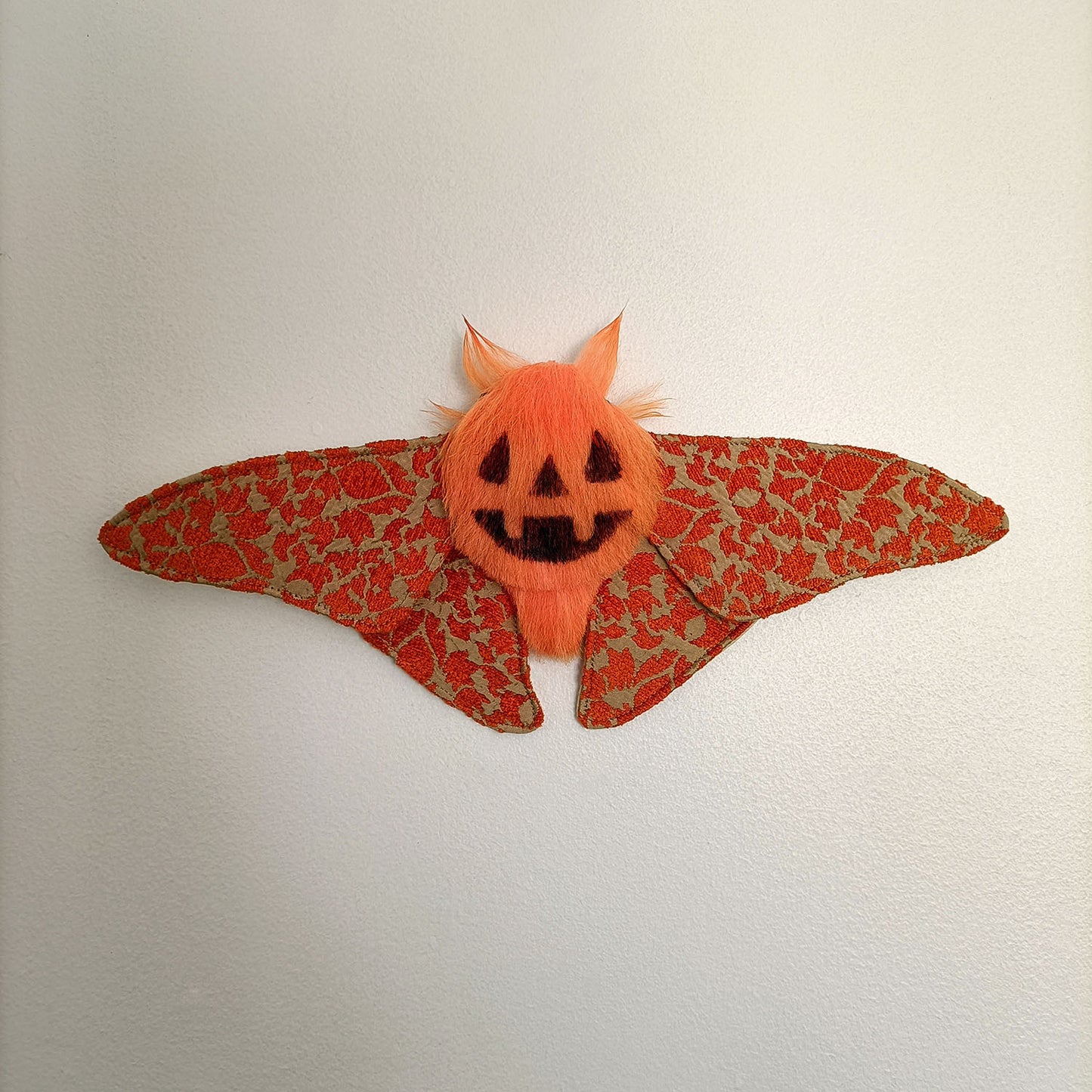 Jack'O'Lantern Moth - 27cm/10.6in