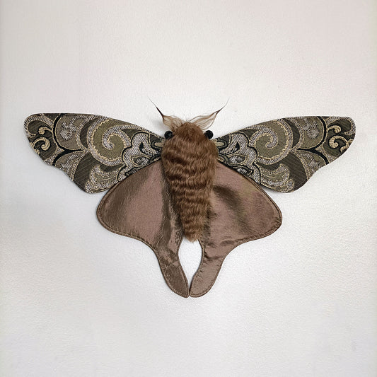 Chandelier Moth - 36cm/14in