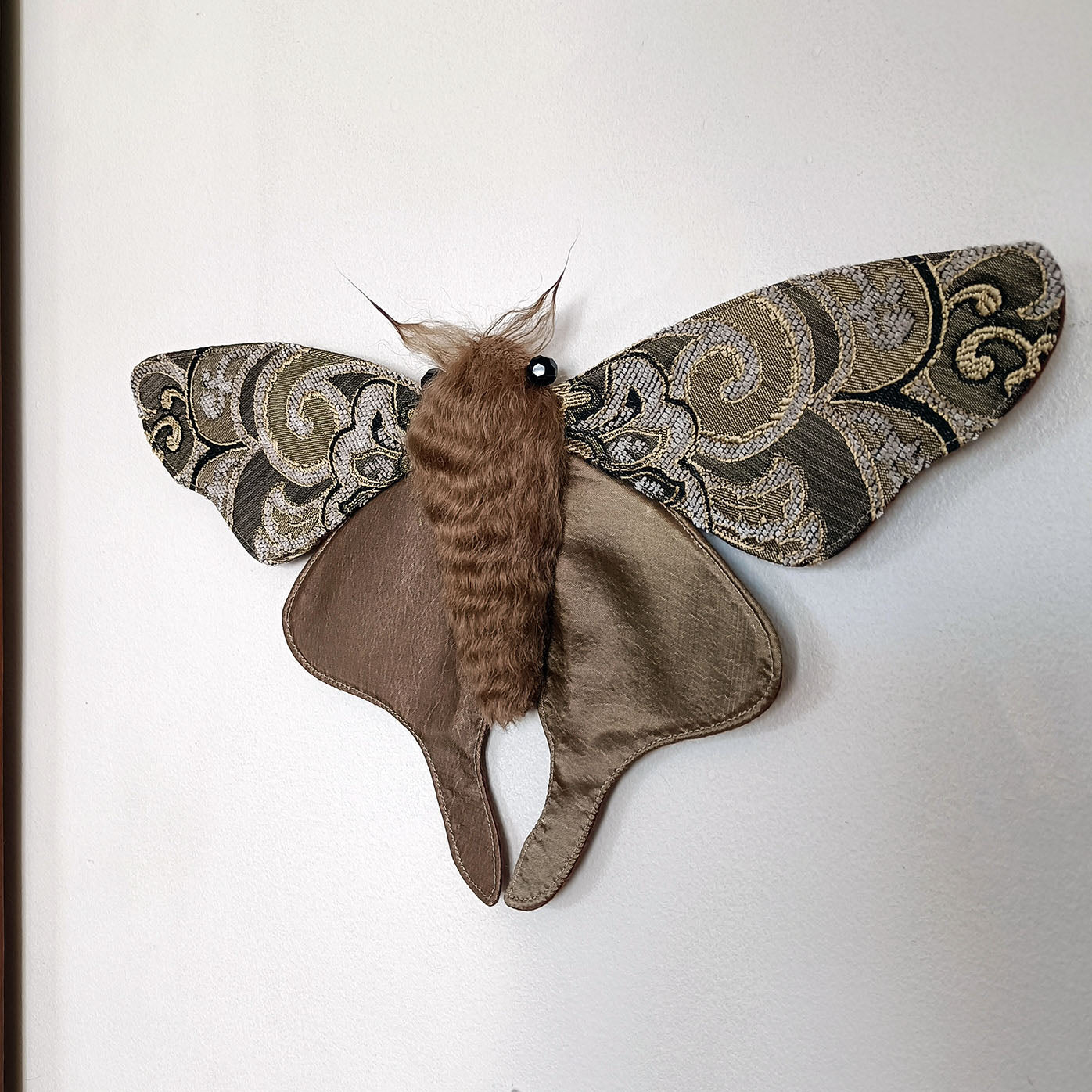 Chandelier Moth - 36cm/14in