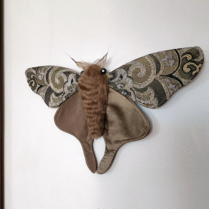 Chandelier Moth - 36cm/14in