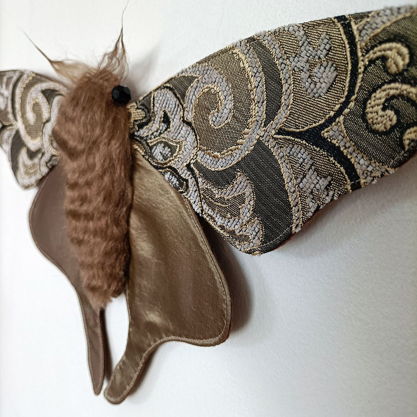 Chandelier Moth - 36cm/14in