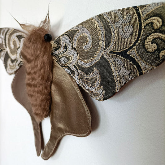 Chandelier Moth - 36cm/14in