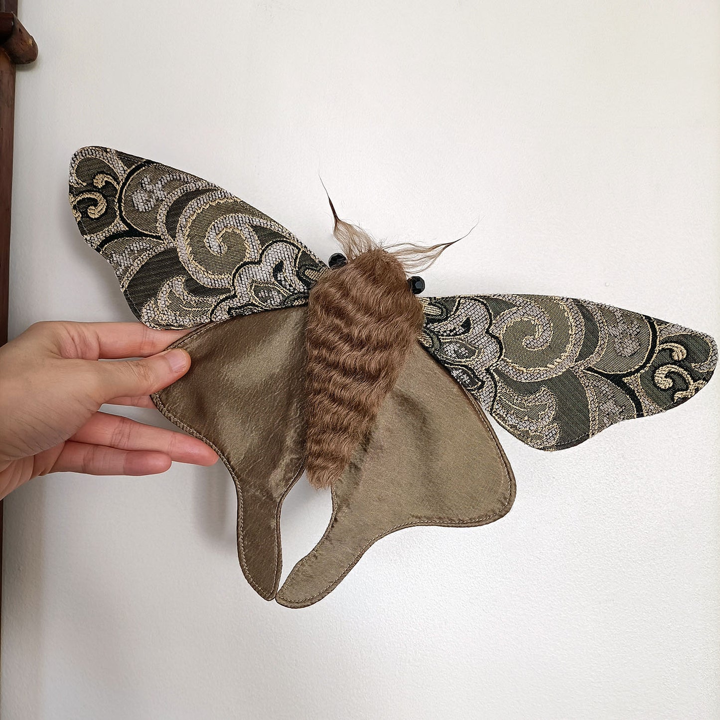 Chandelier Moth - 36cm/14in